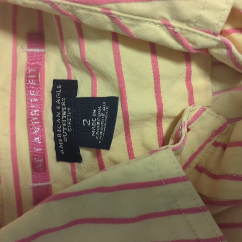 Women's button downs - Picture 3 of 5